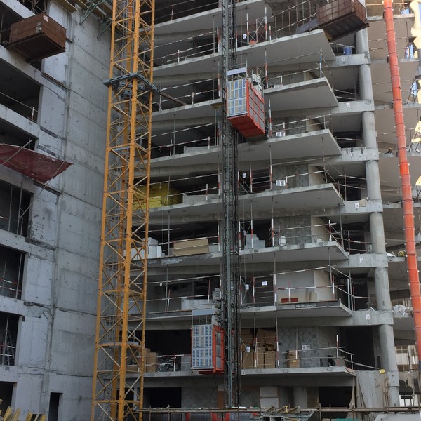 construction elevator in Peru