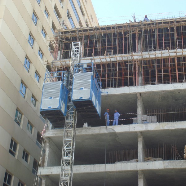 construction hoist in working condition